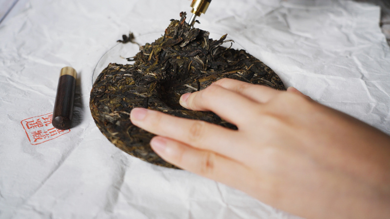 4k普洱茶名茶茶饼茶叶开茶饼实拍视频特效素材-千库网