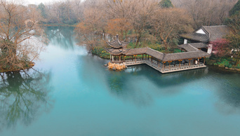 4K唯美航拍杭州西湖浴鹄湾江南庭阁风景