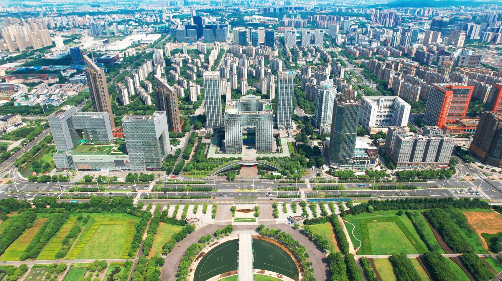 4k南京城市航拍河西cbd政府大楼