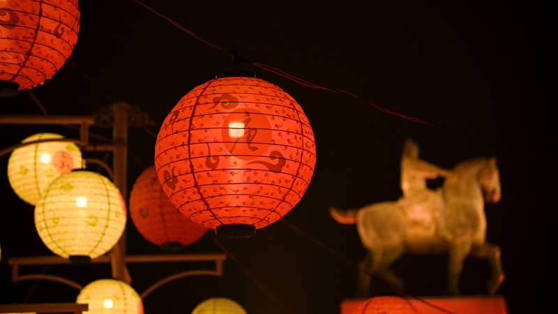 4k实拍景区夜景红灯笼唯美空镜意境雕塑