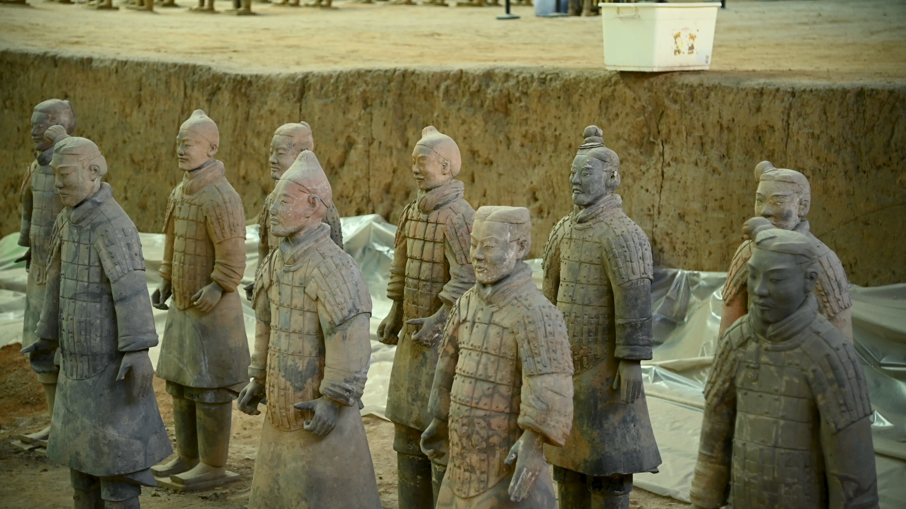 4K实拍西安秦始皇兵马俑一号坑陶俑视频特效素材-千库网
