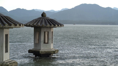 4K杭州西湖名胜风景区雨天实拍空镜