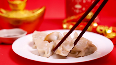 4K小年过年春节夹饺子吃水饺出锅