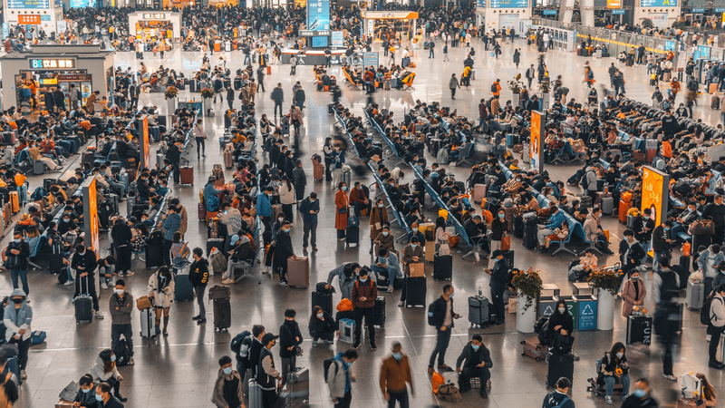 8k震撼延时春节春运过年返乡车站密集人群流动延时