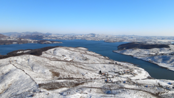 4K航拍祖国山河冬天冰天雪地风景空镜头