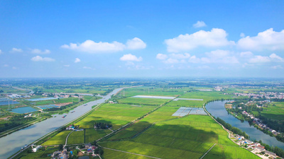 4K航拍美丽乡村乡村河流土地农田村庄