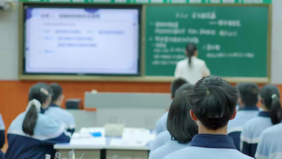 高中生物理课堂高考学生视频