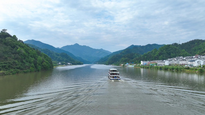 4K航拍山川河流峡谷河流游船观光视频实拍