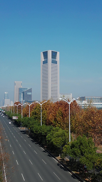 4K实拍建设银行大楼建筑航拍竖屏实拍视频素材