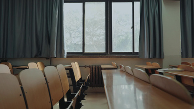 学校空教室毕业季大学生分别视频实拍