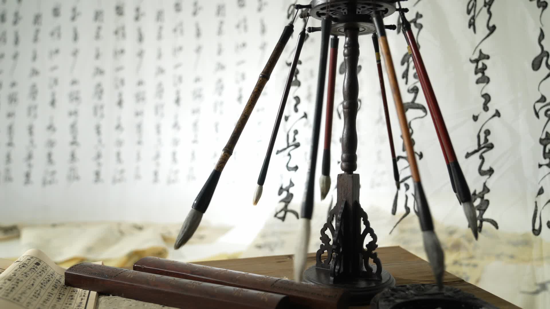 旋转的毛笔笔架3视频特效素材-千库网