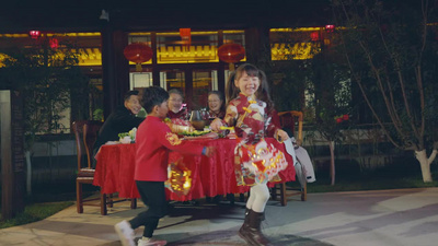 快乐家庭庆祝新年1