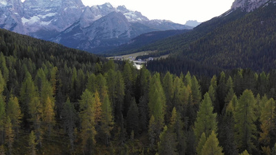 意大利米苏里纳湖多洛米蒂山壮丽景观