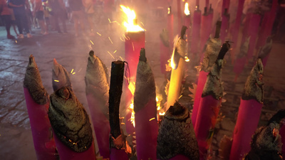 香妃园实拍视频素材烧红龙香是为了祭祀
