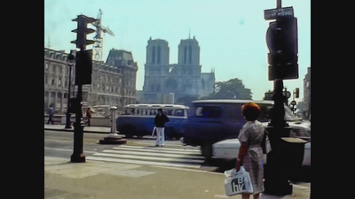 左前45整车实拍视频素材法国1976巴黎街景45