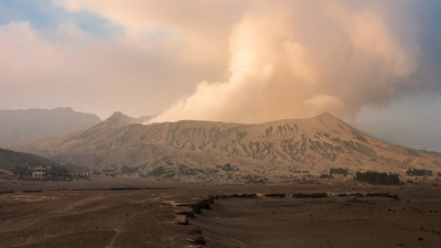 4时间流逝放大印度尼西亚自然地标婆罗摩火山