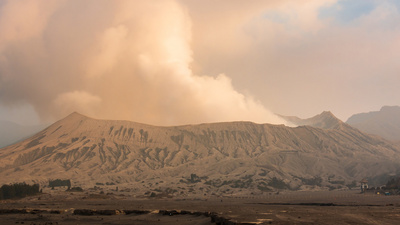 印度尼西亚自然地标布罗莫火山4时差缩小