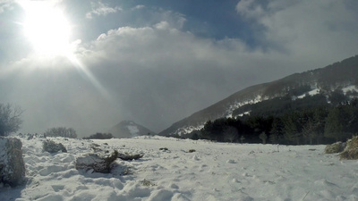 春天主题实拍视频素材山地雪景时间流逝