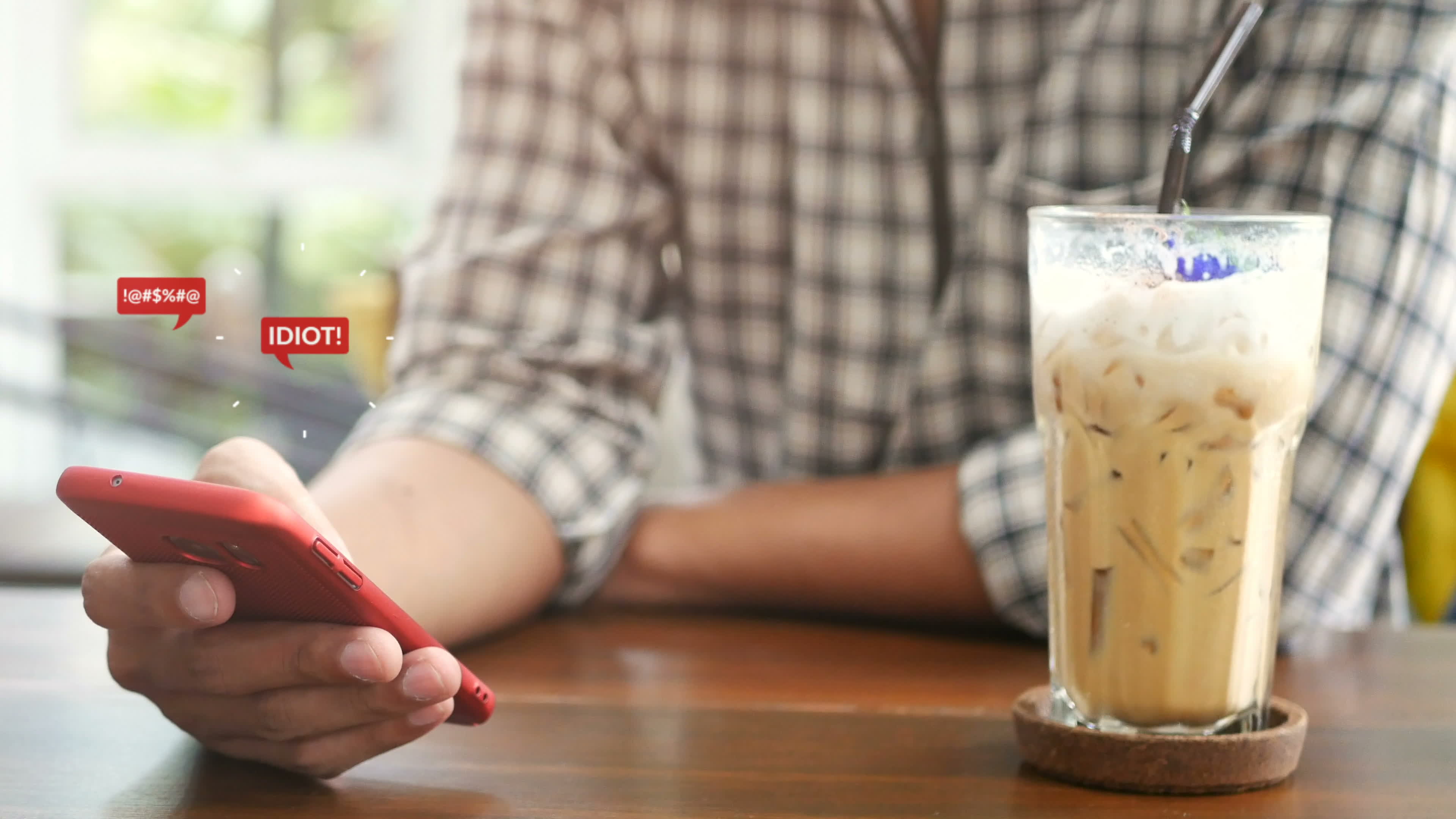 社交媒体评论区瞬间被激情留言刷屏