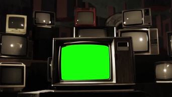 老式电视与绿色屏幕拍摄的变化从棕褐色葡萄酒的颜色