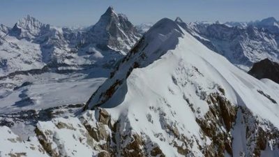 瑞士巴塞尔鸟瞰实拍视频素材美丽的冬季空瑞士阿尔卑斯山航拍