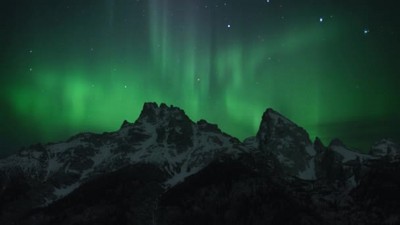 北极光与银河银河银河西南方天空慢动作日出模拟北极光
