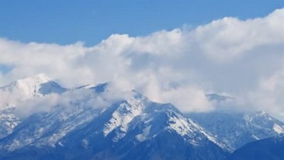 冰雪花实拍视频素材时间推移雪山脉附近延时摄影